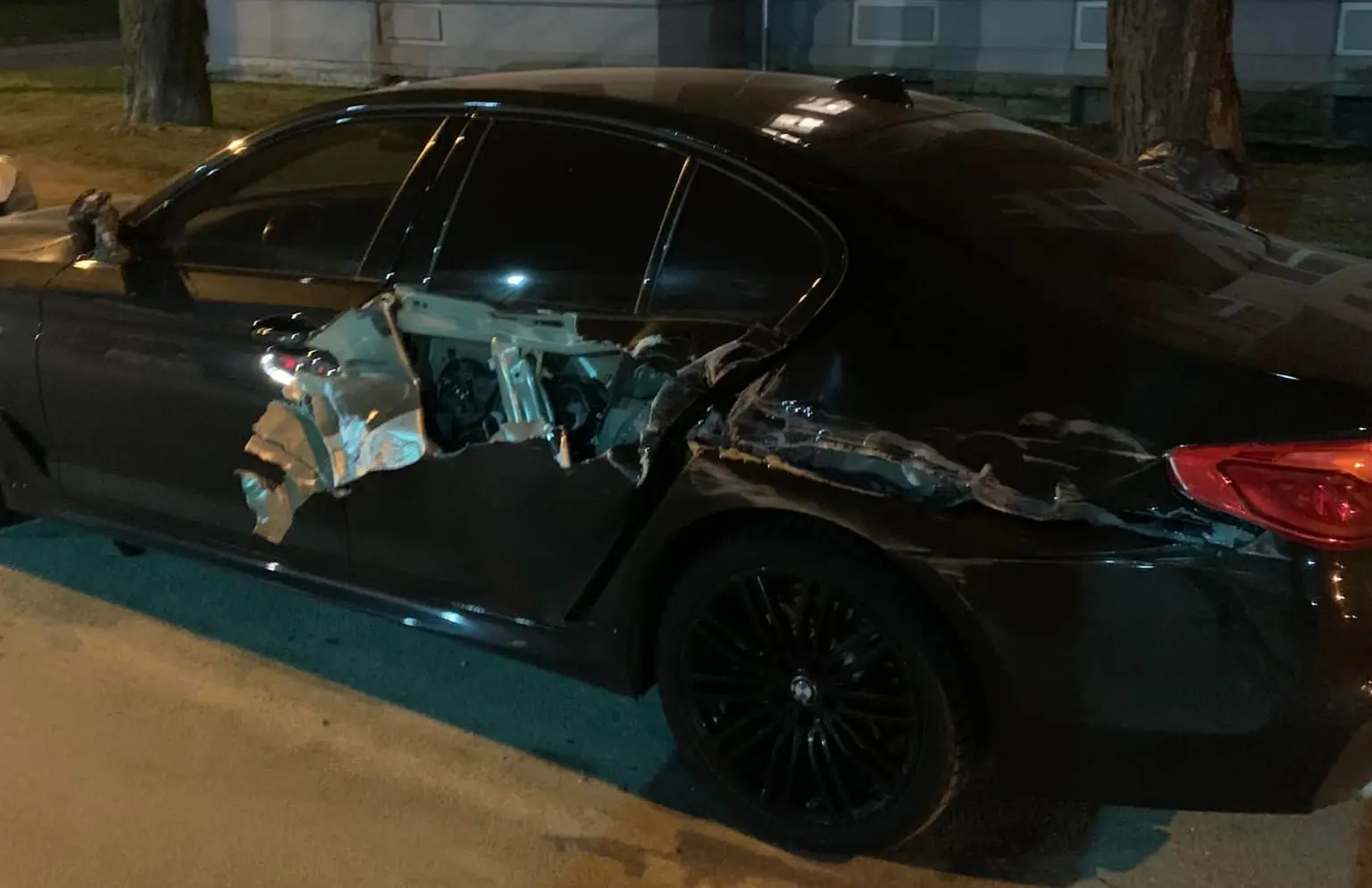 Kalamajas äestas kaubik BMW külje. Otsitakse pealtnägijaid!