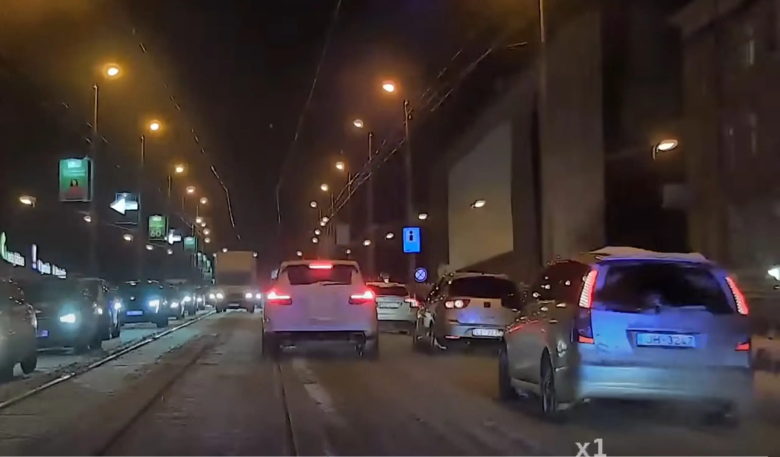 Läti politsei püüdis Riia lumistel tänavatel driftijaid