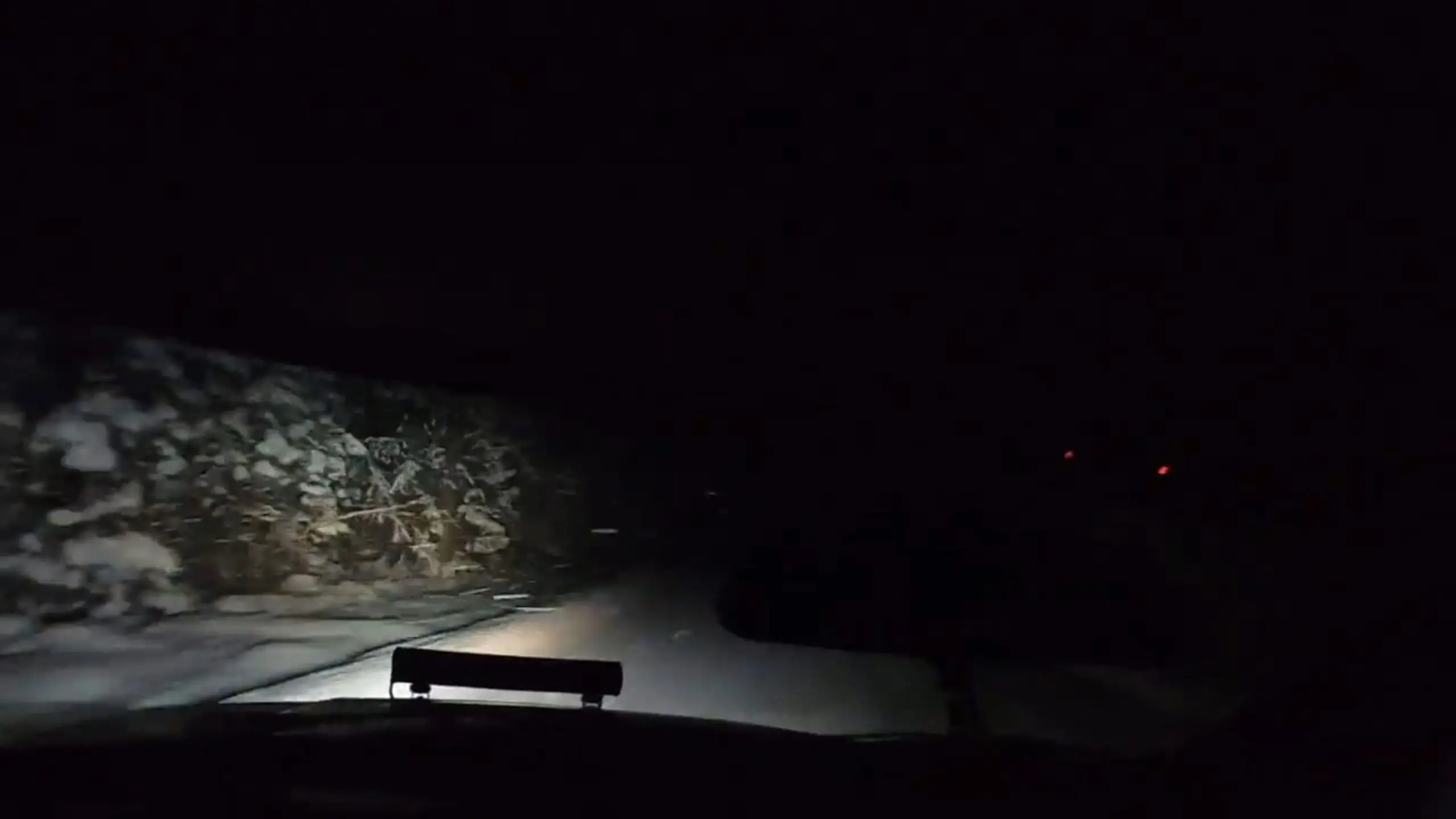Kerge drift vaiksel ja lumisel metsateel. Mis saakski valesti minna?