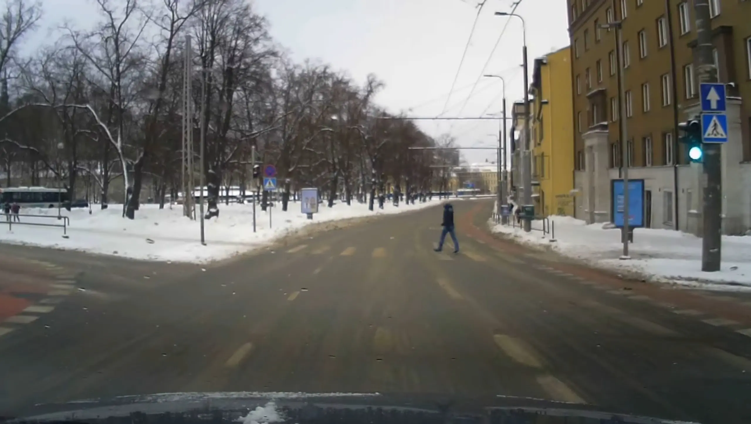 Tänavad tühjad, kuid kõik rikuvad liikluseeskirju