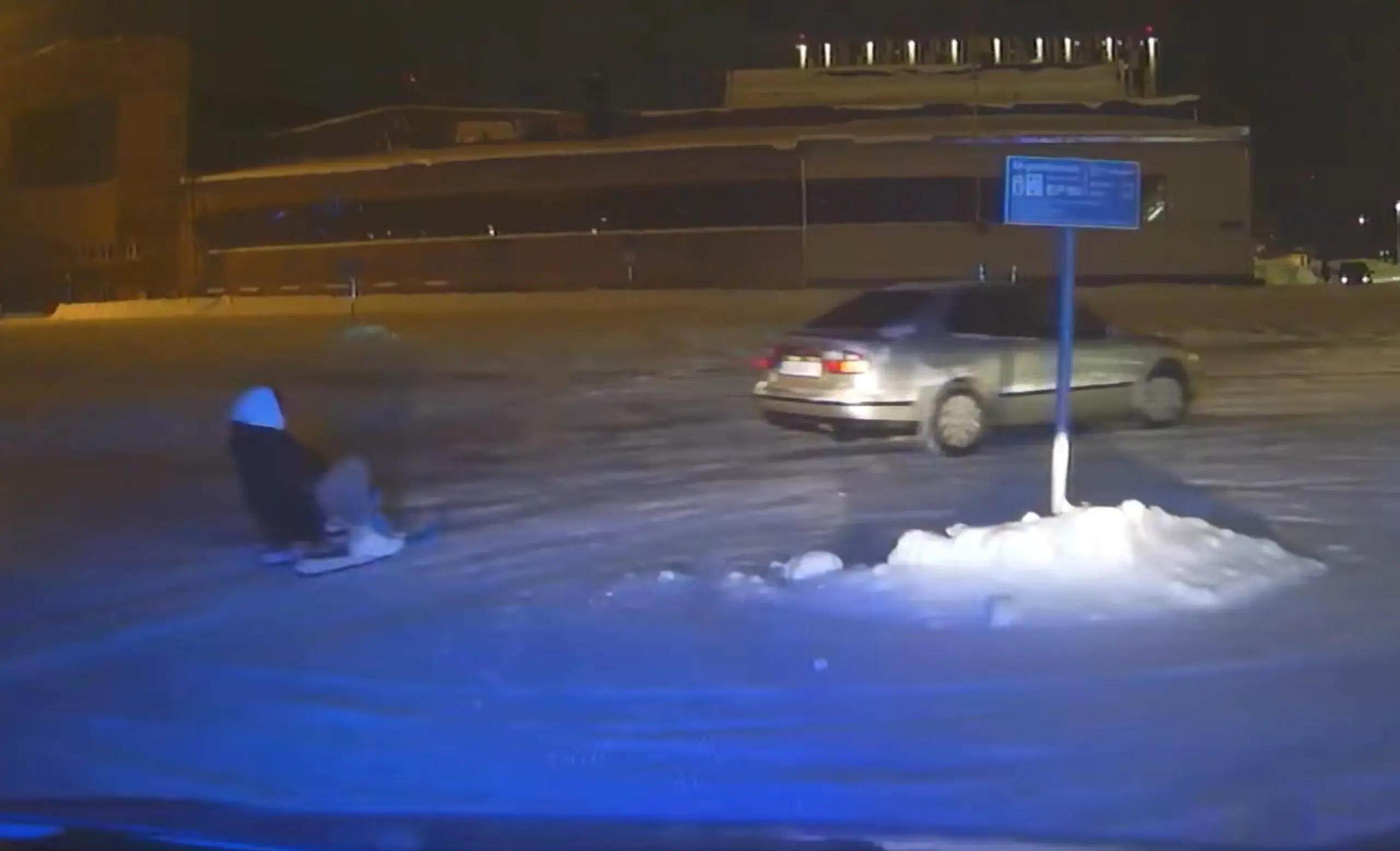 Auto slepis kelgutamise eest saab trahvi