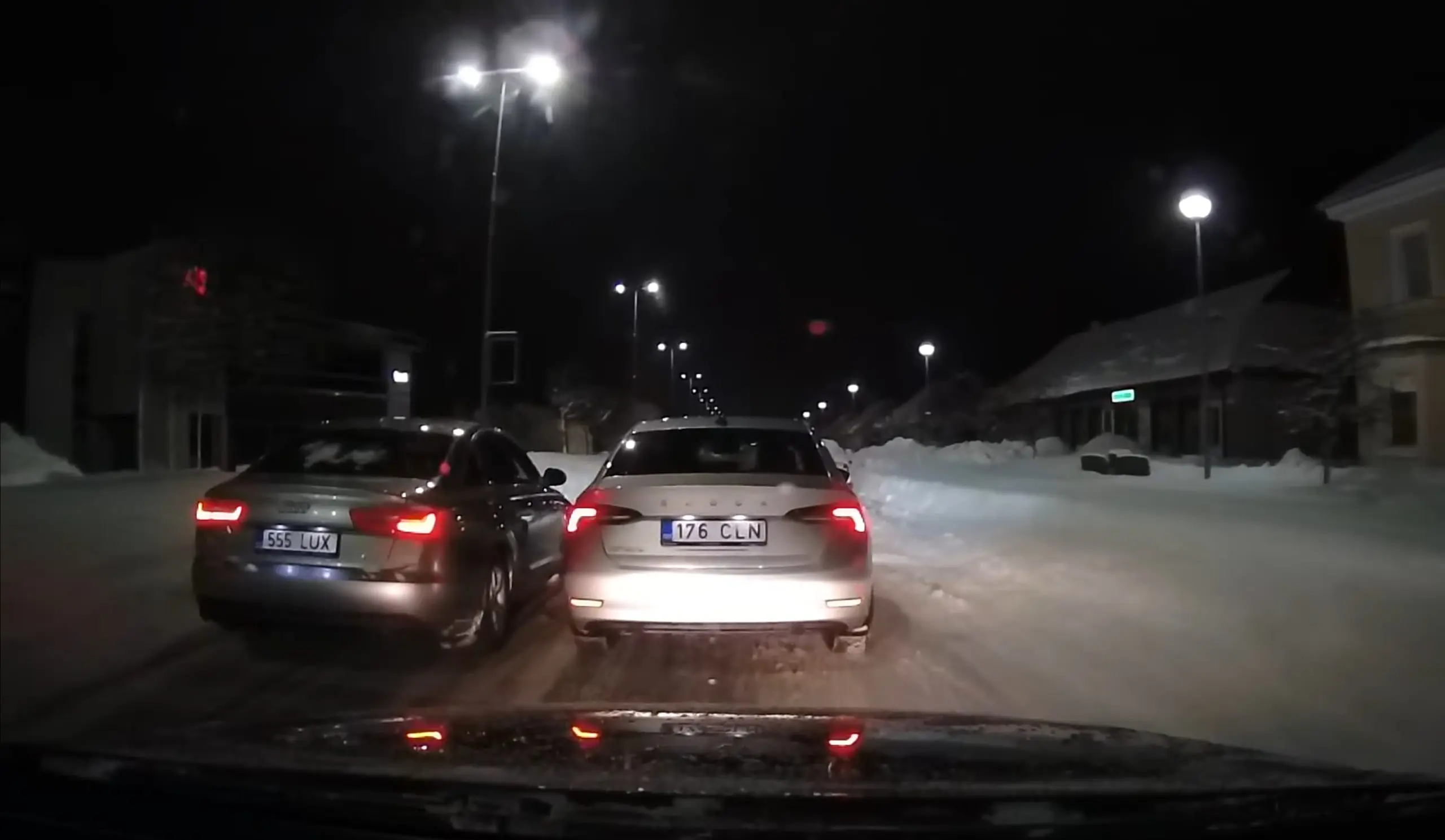 Suur probleem seoses tänavate lumest puhastamisega