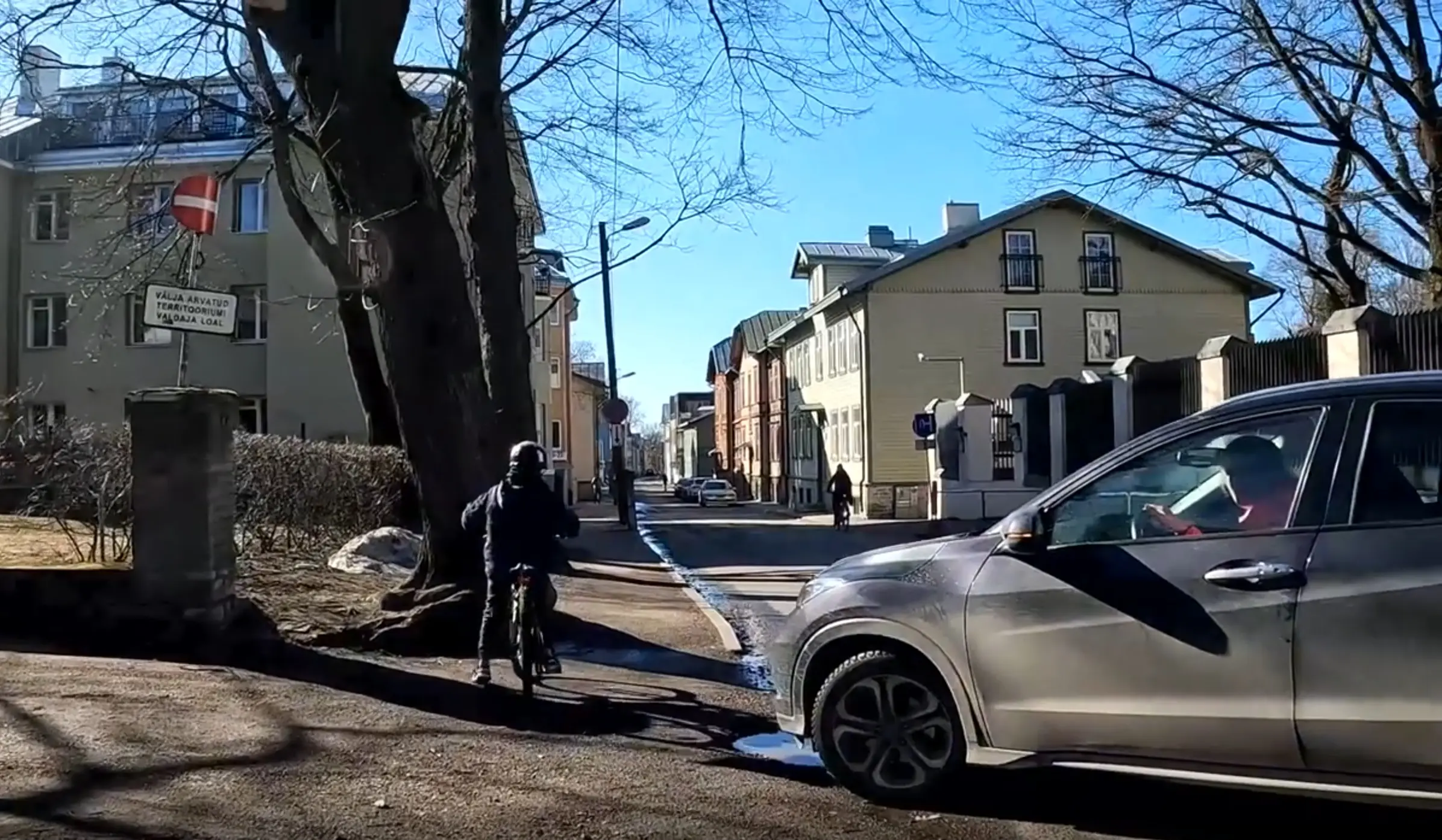 Ettevaatust, ratturid - autod, ettevaatust ratturid - ratturid!