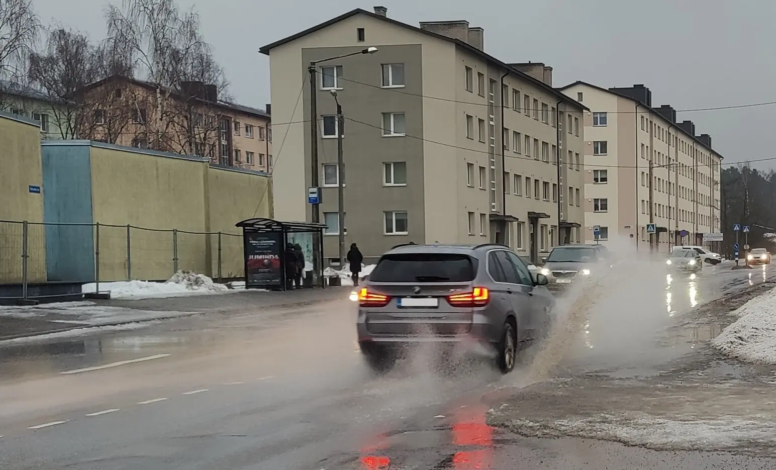 Autojuht! Arvesta teiste liiklejatega!