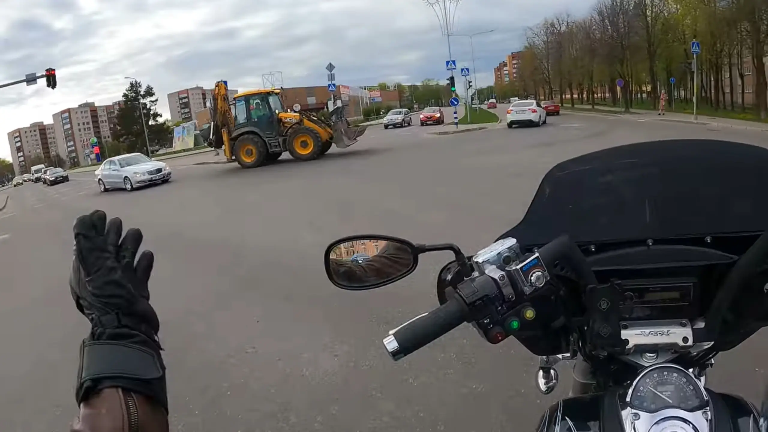 Vaata, kui ohtlikuks võib kujuneda viga foori töös