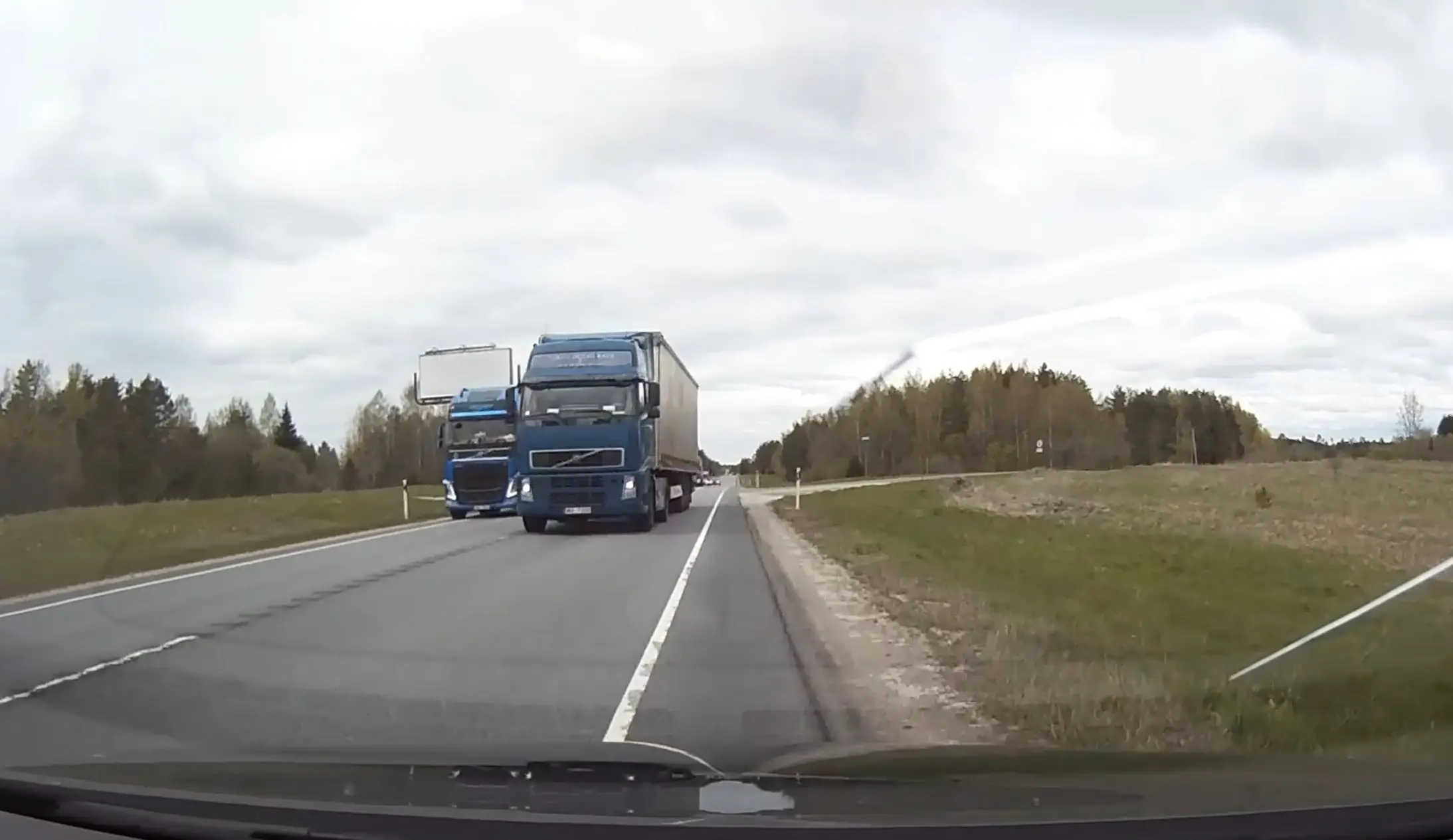 Läti numbritega reka juht üritas Pärnu maanteel vist massimõrva korraldada