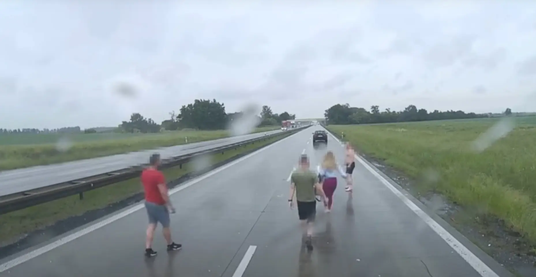 Vaata kõige napakamat olukorda, mida maanteel üldse näha oleks võimalik