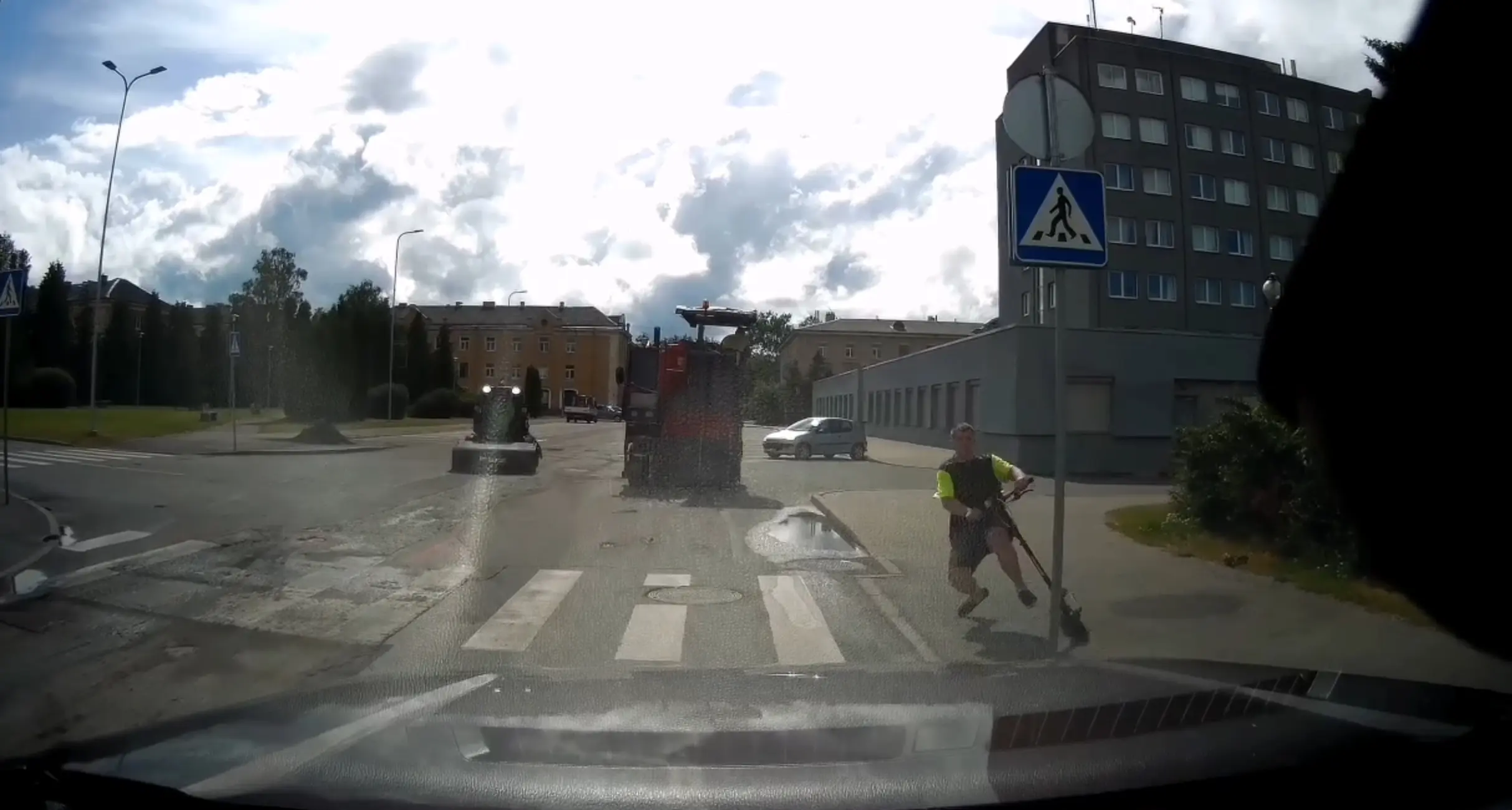 Liiklusmärk pääses kerge ehmatusega