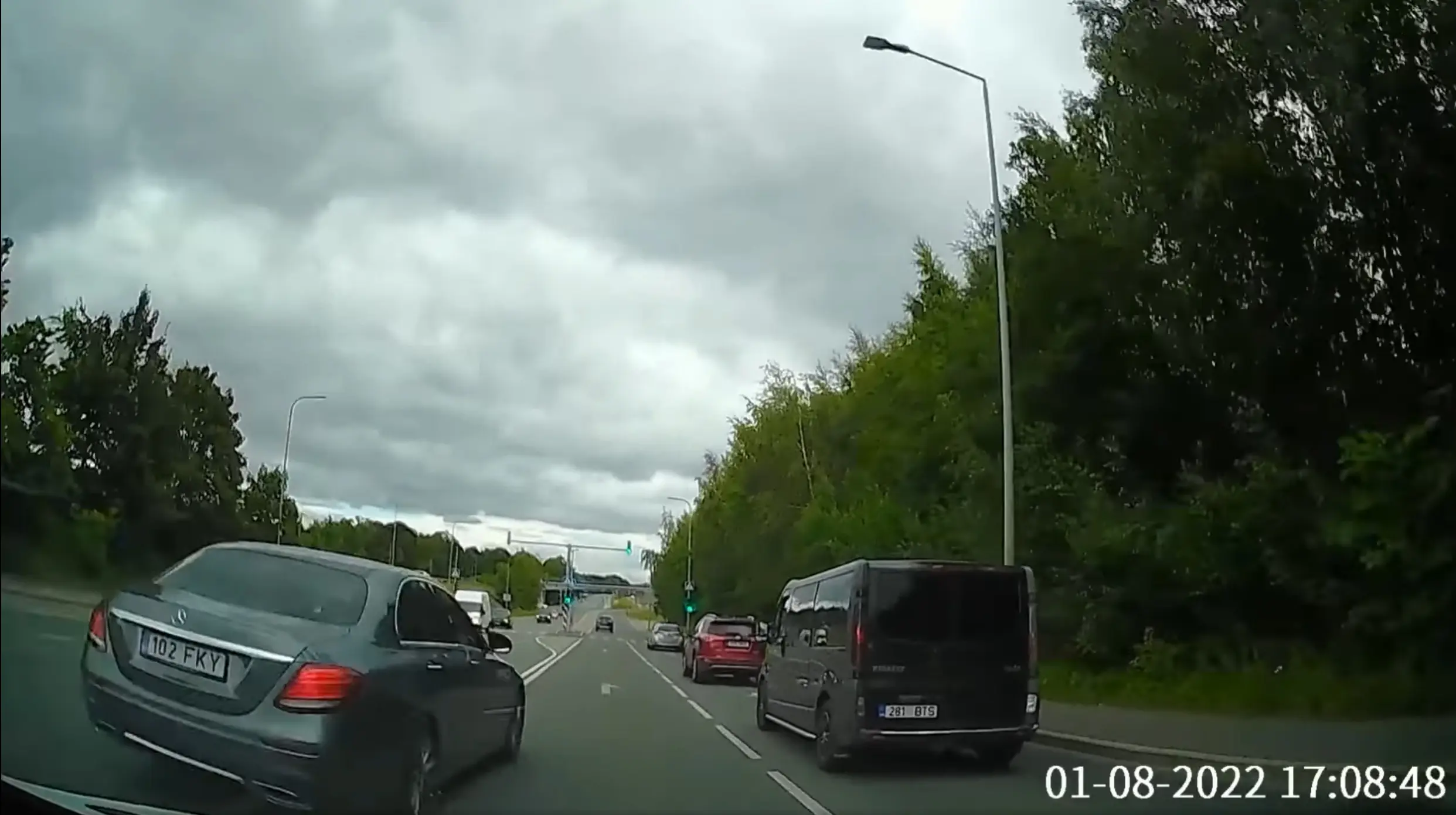Vähemalt suunatulede liigses kasutamises seda juhti küll süüdistada pole võimalik