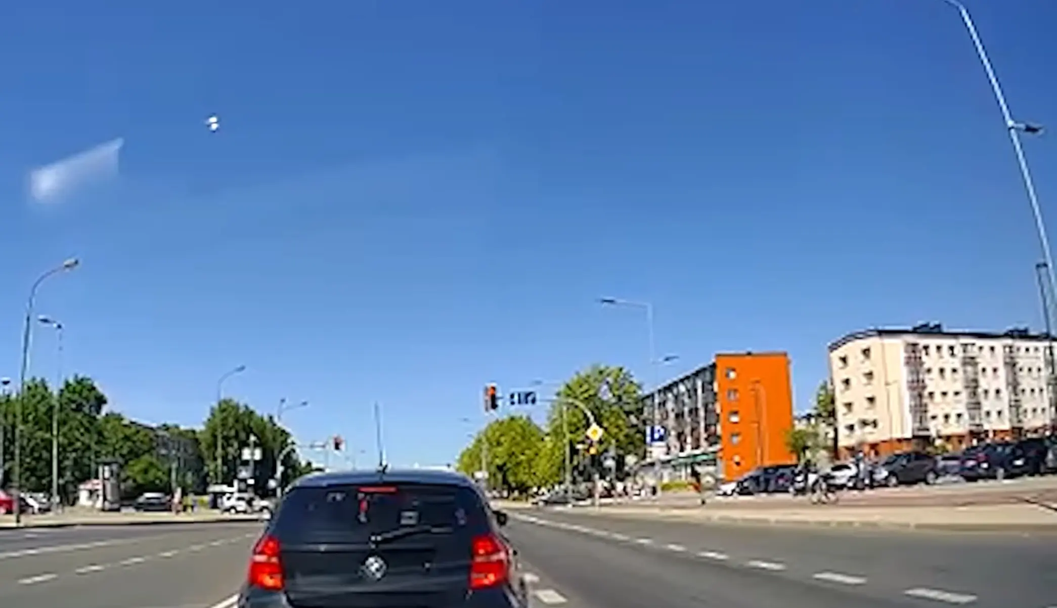 Noh, vähemalt ei jäänud auto alla