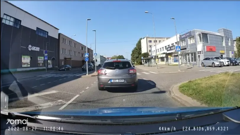 Pidurdas ülekäiguraja ees, kus tegelikult polnudki jalakäijaid