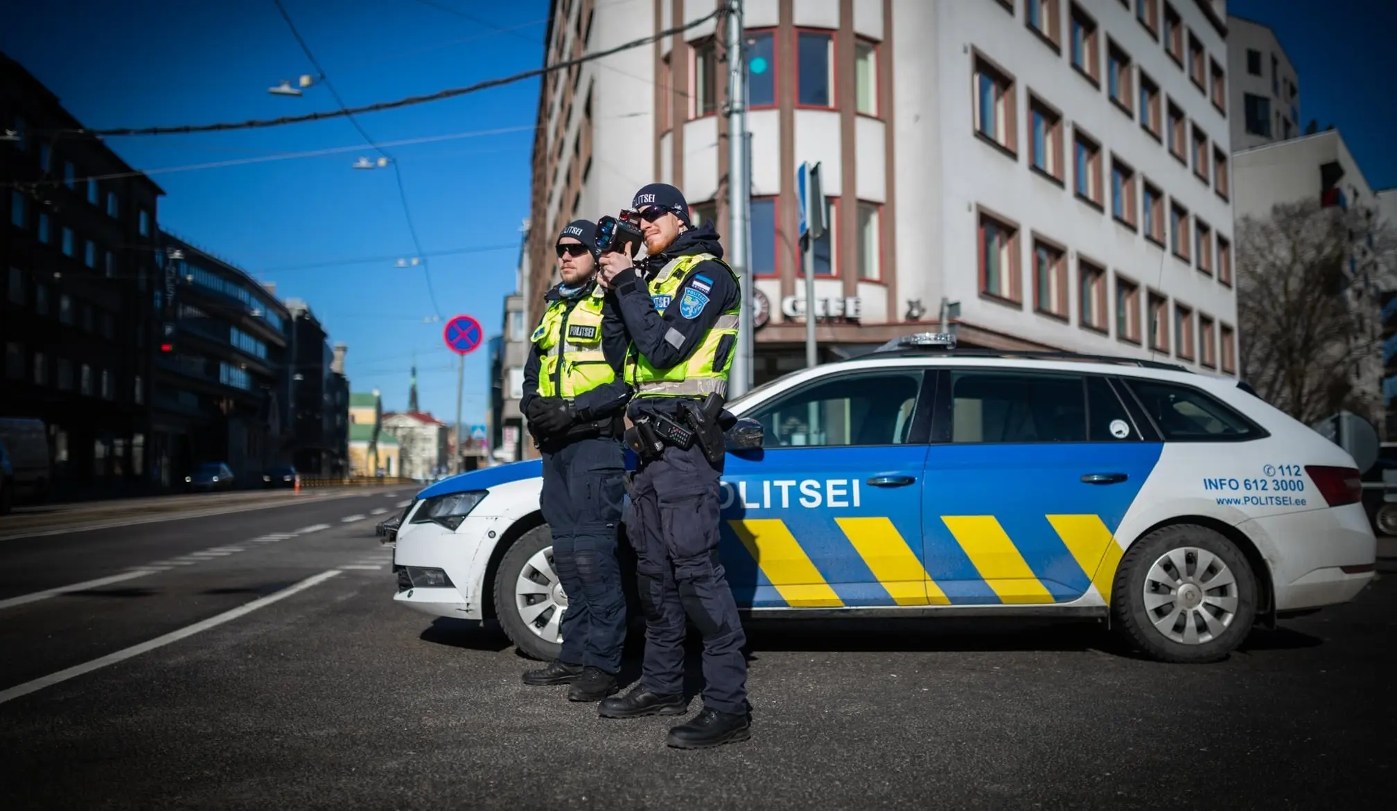 Anna politseile teada kus kihutatakse ja sinna tullakse kontrollima
