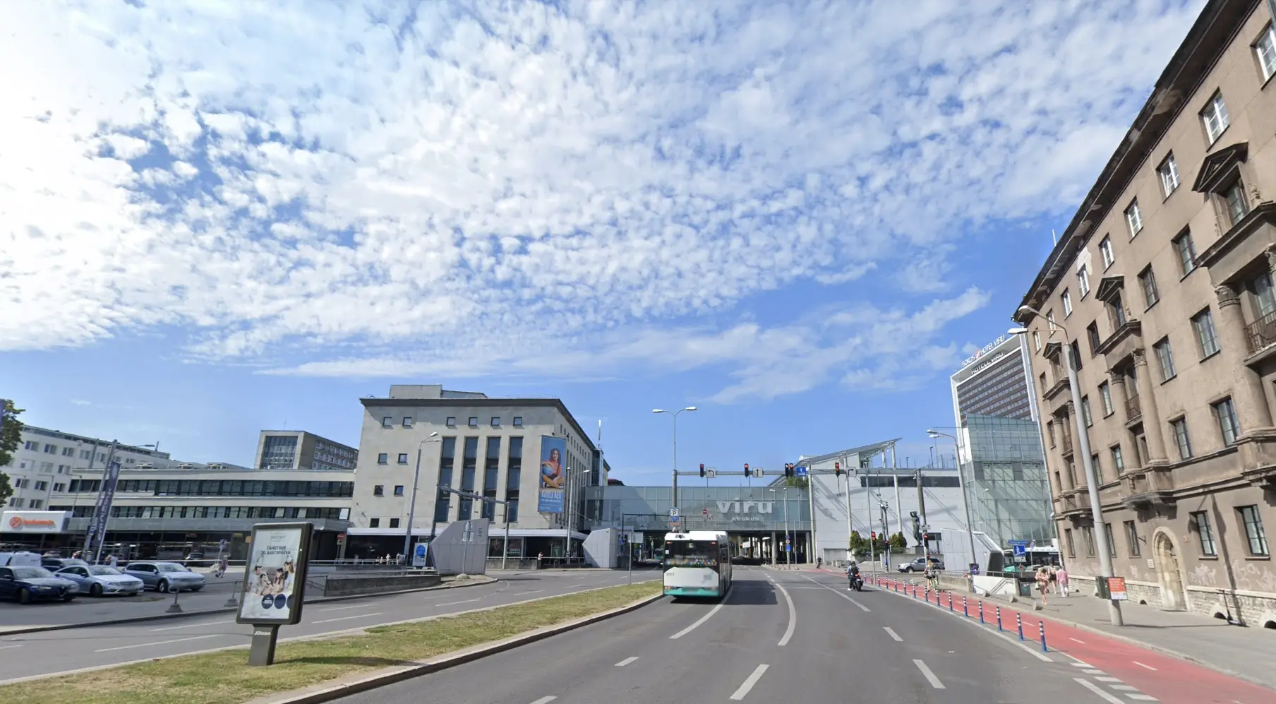 Kaubamaja ristmikul tuuakse jalakäijad taas maa peale