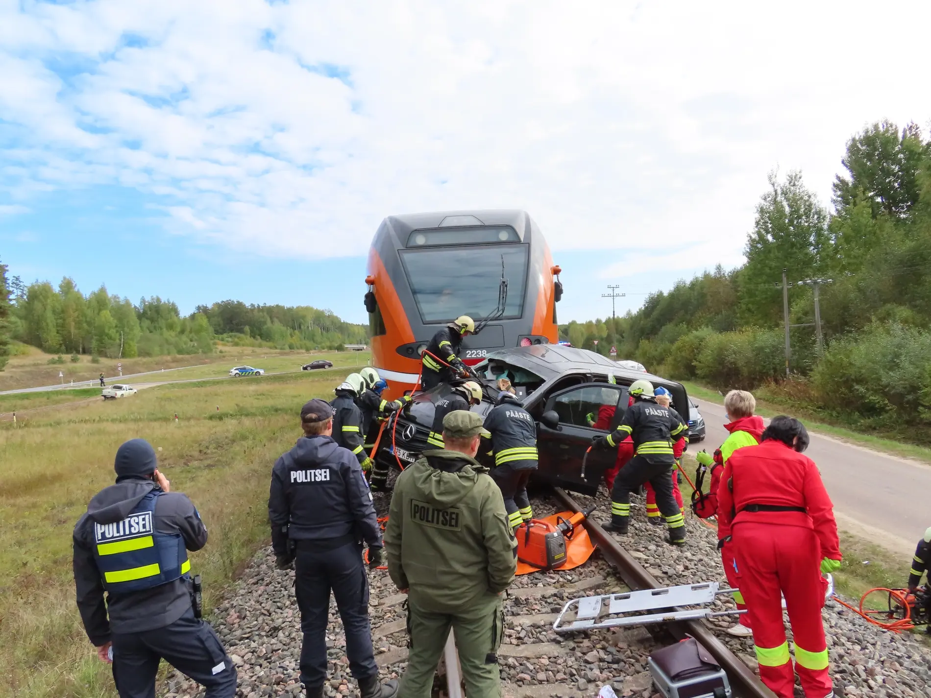 Rongiga kokku põrganud bussis sõitnud üks piirivalvuritest suri haiglas