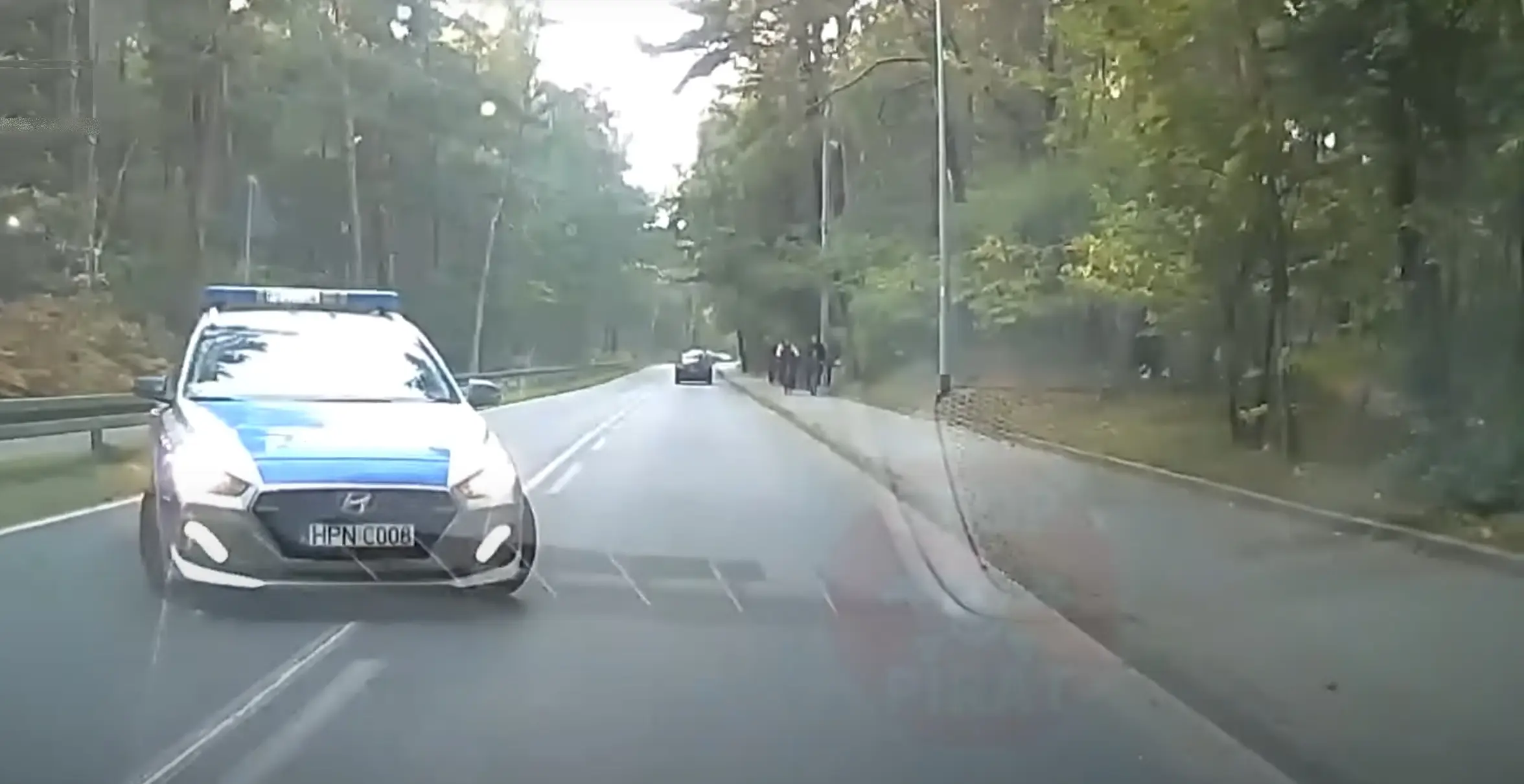 Vaata, mis juhtub, kui on kiire ning teed ohtliku manöövri otse politsei nina all