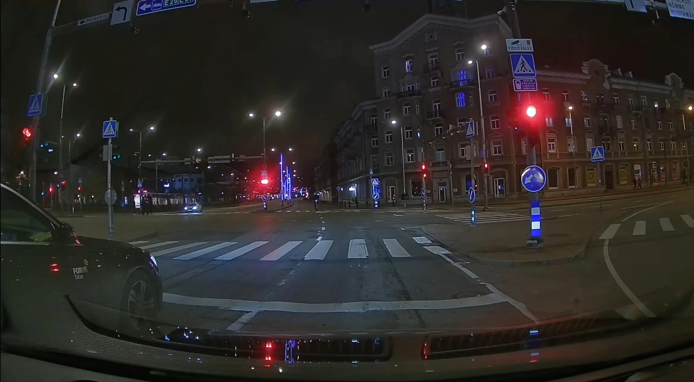 Elektritõuksija tegi tükke otse politsei nina all ja ei mingit reakstsiooni?