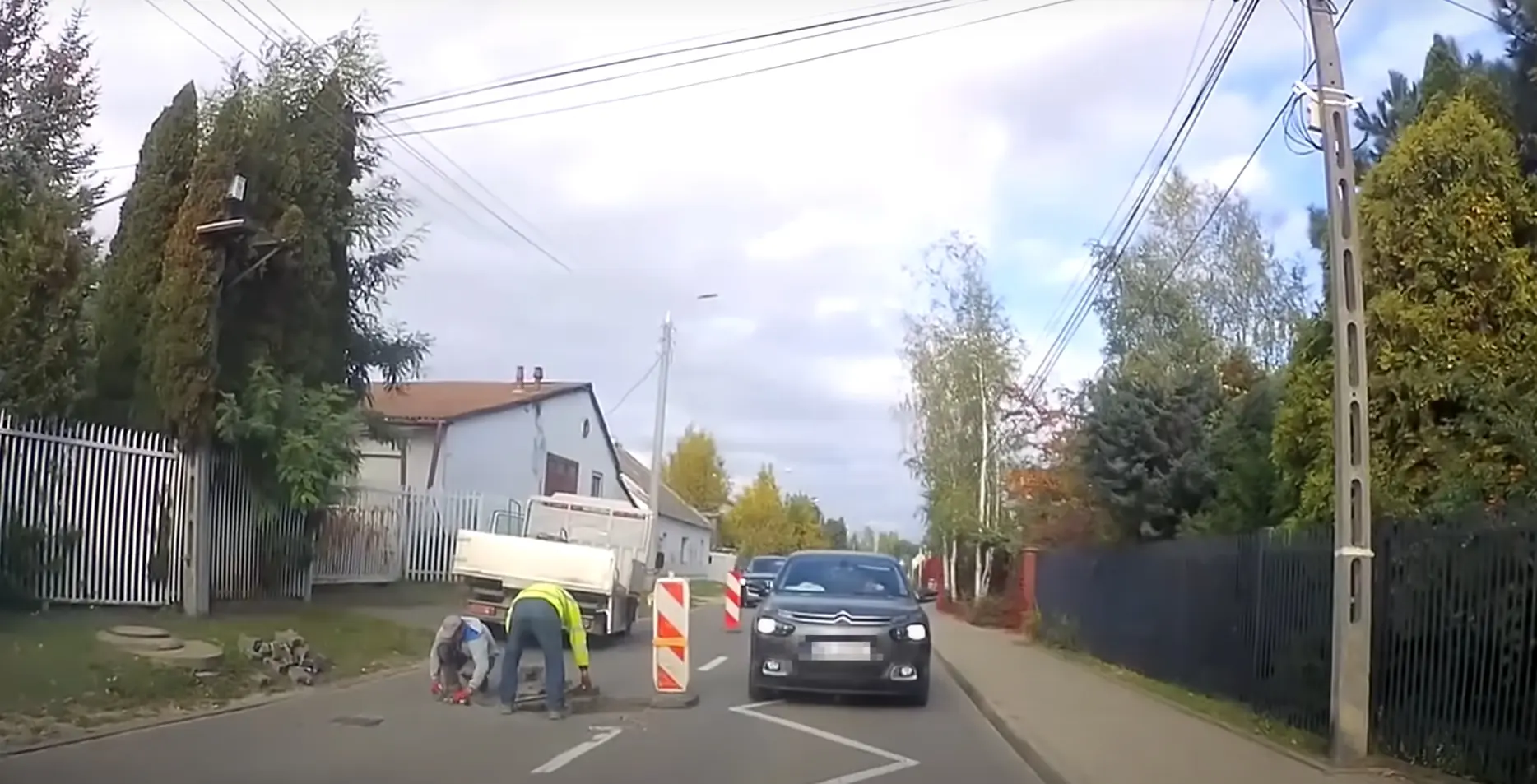 Kumb oleks pidanud aga kumb võinuks teed anda?