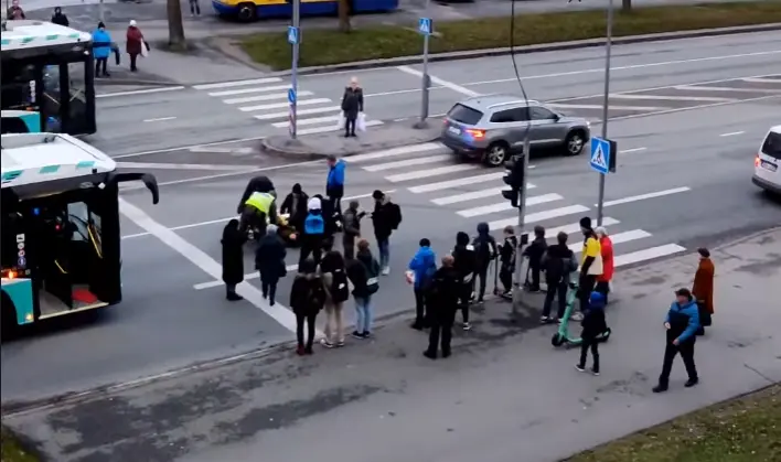 Sama koht, jälle bussiga, kuid seekord juba kaks vigastatut