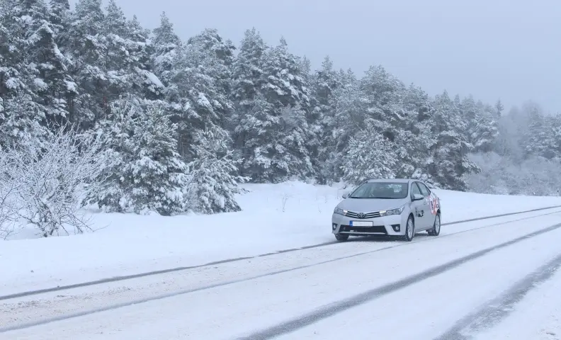 Tähelepanu! Teed on järjekordselt eriti libedad ning hullemaks läheb