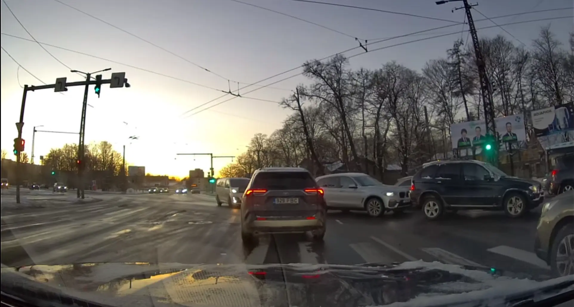 No mida? Sellised tuleks ju otseteed juhatada kohustuslikus korras ühistransporti kasutama