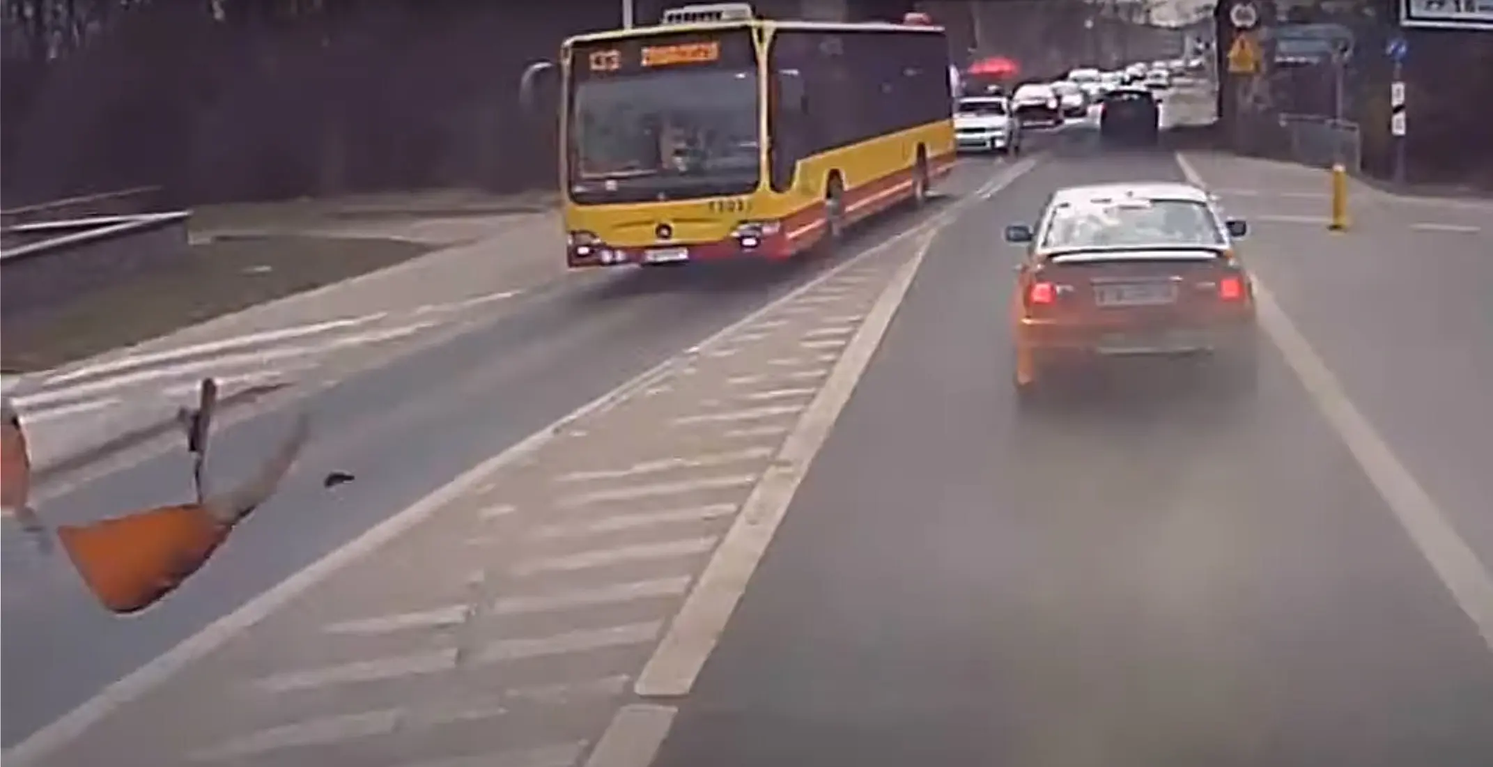 Bemm kihutas nii, et stange lendas pilbasteks