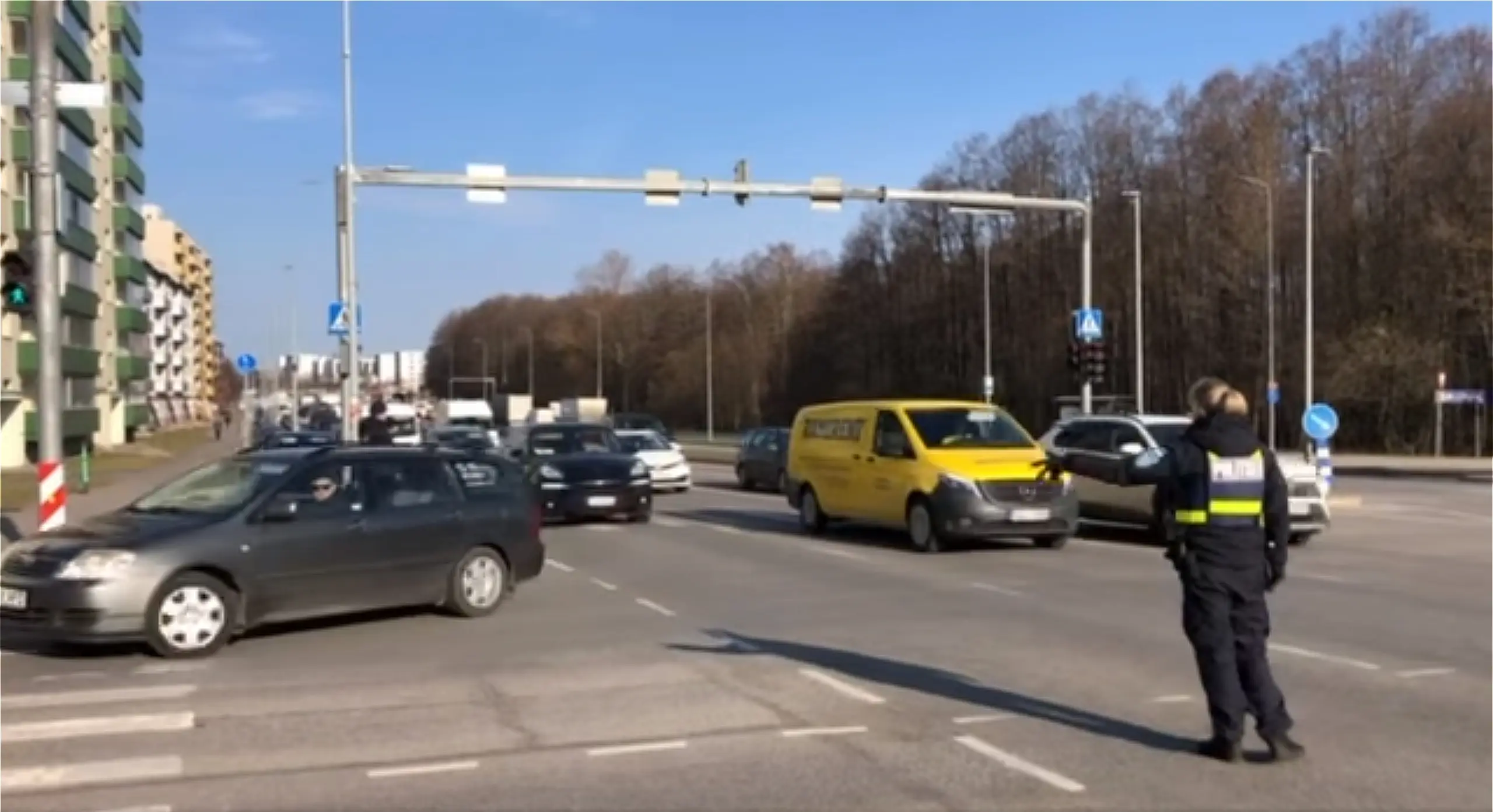 Politsei pani ühissõidukirajal sõitjaid seadust järgima