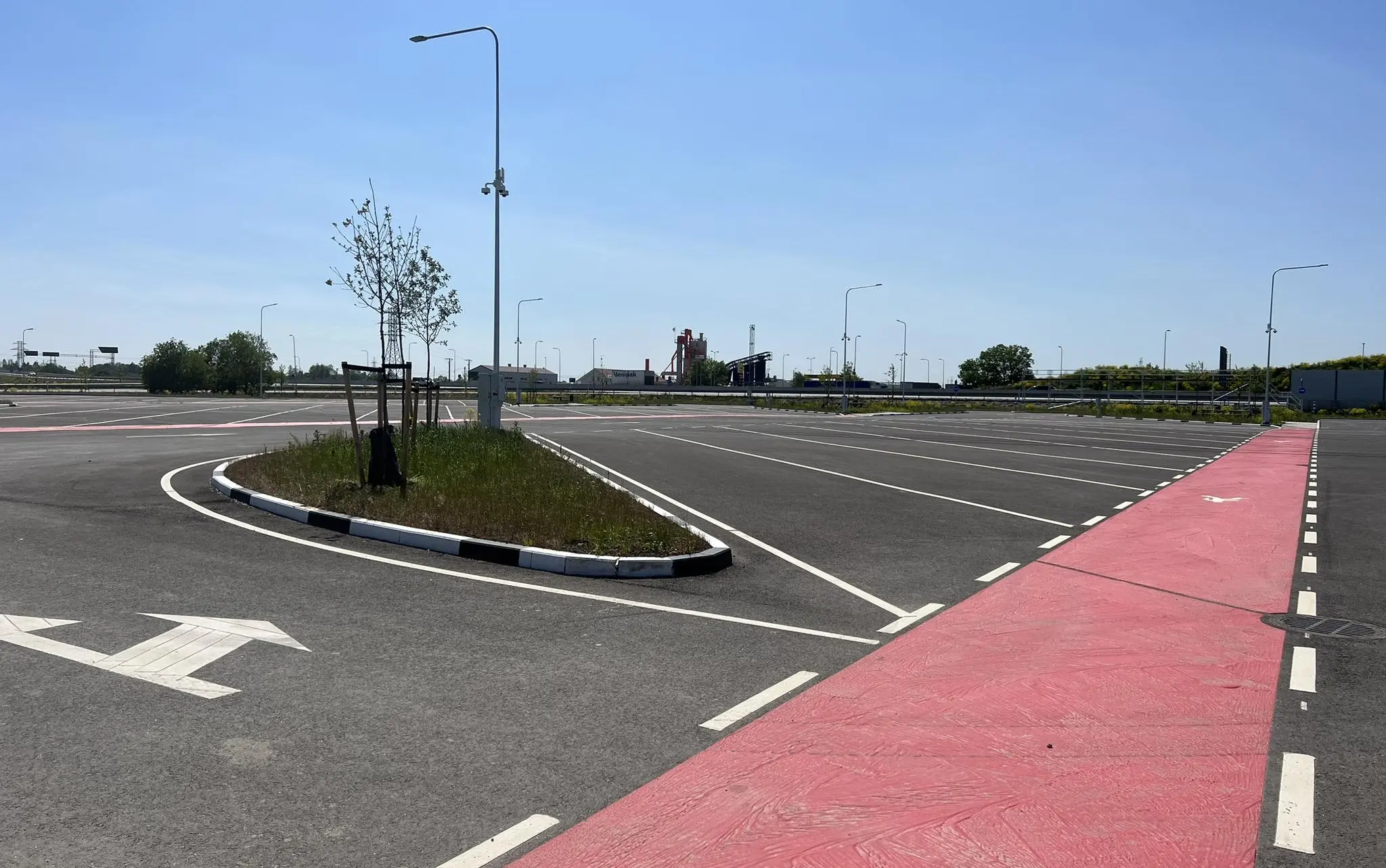 Transpordiamet avas Tallinna külje all veoatodele tasuta parkla