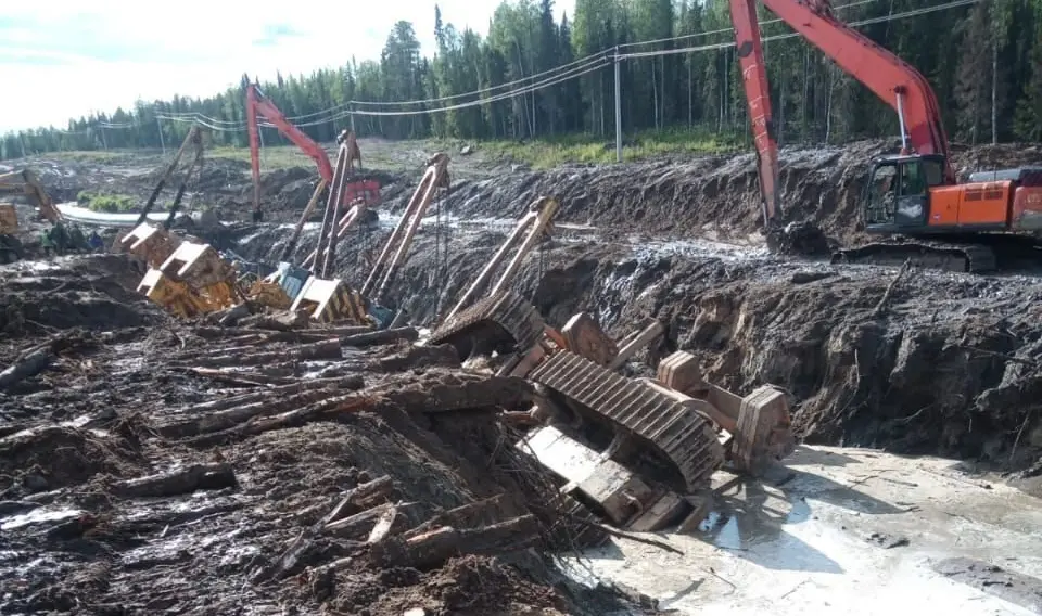 15 traktorit lendasid kraavi uppi