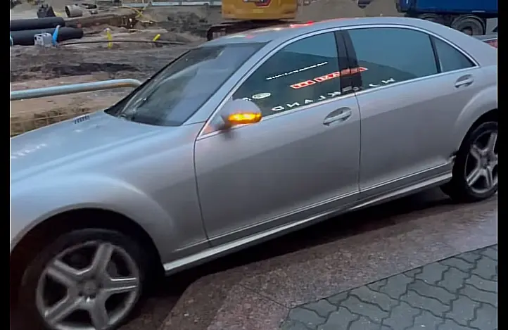 Kui vaja, saab S-klassiga ka mööda treppe sõita
