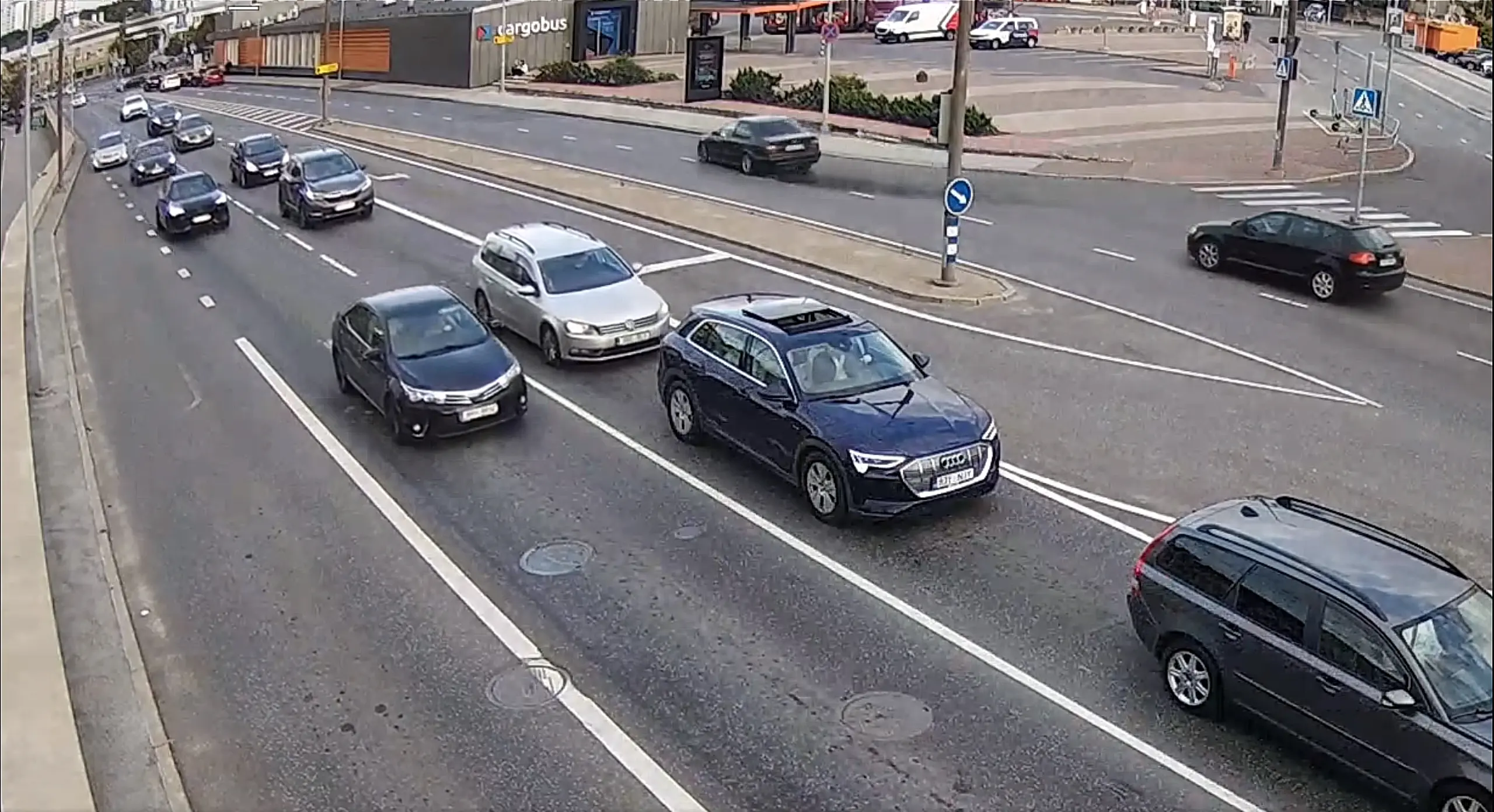 Sõbra autoga hunnikusse driftinud tüüp pisteti arestimajja