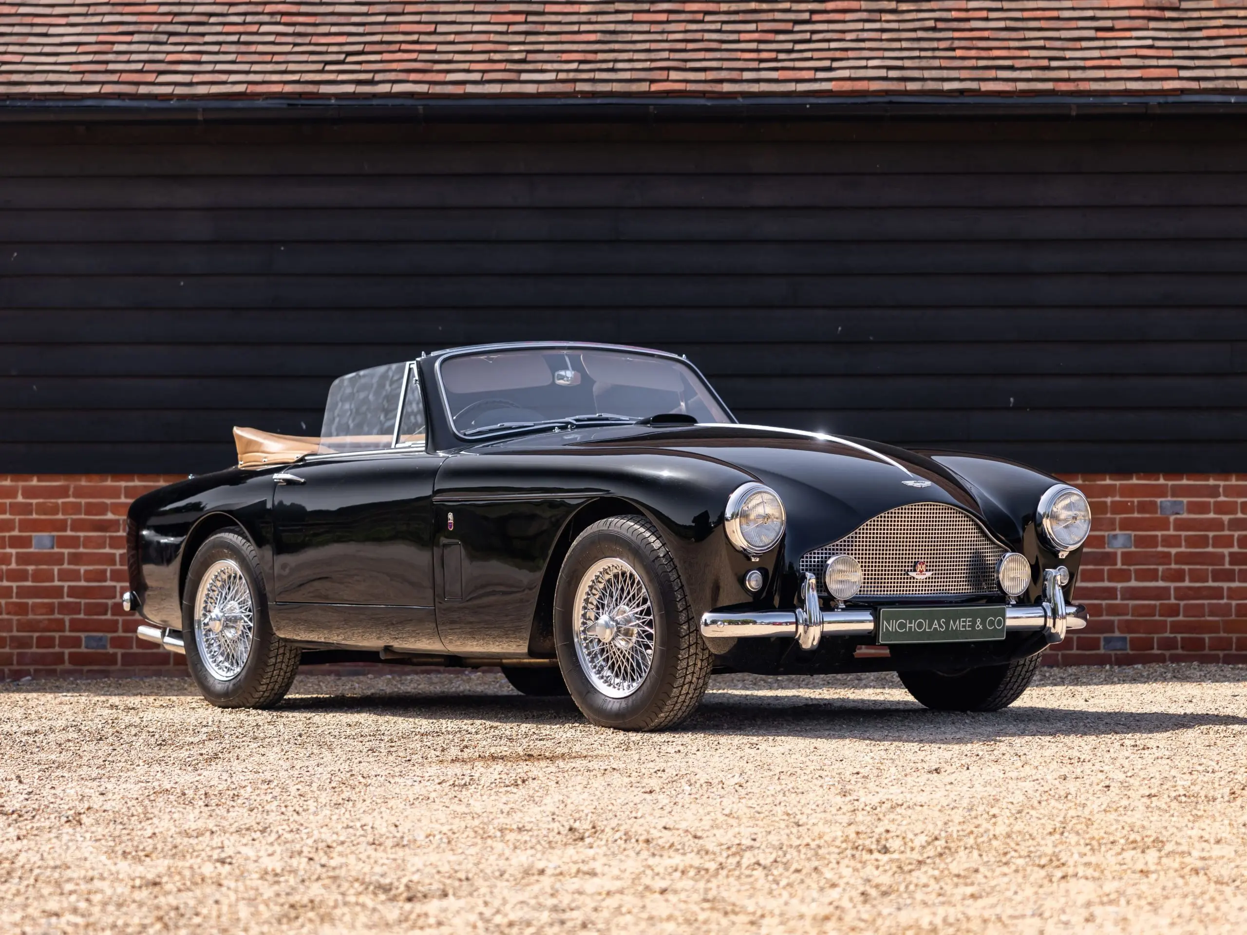 Haruldane Aston Martin DB Mk III Drophead Coupé otsib uut omanikku