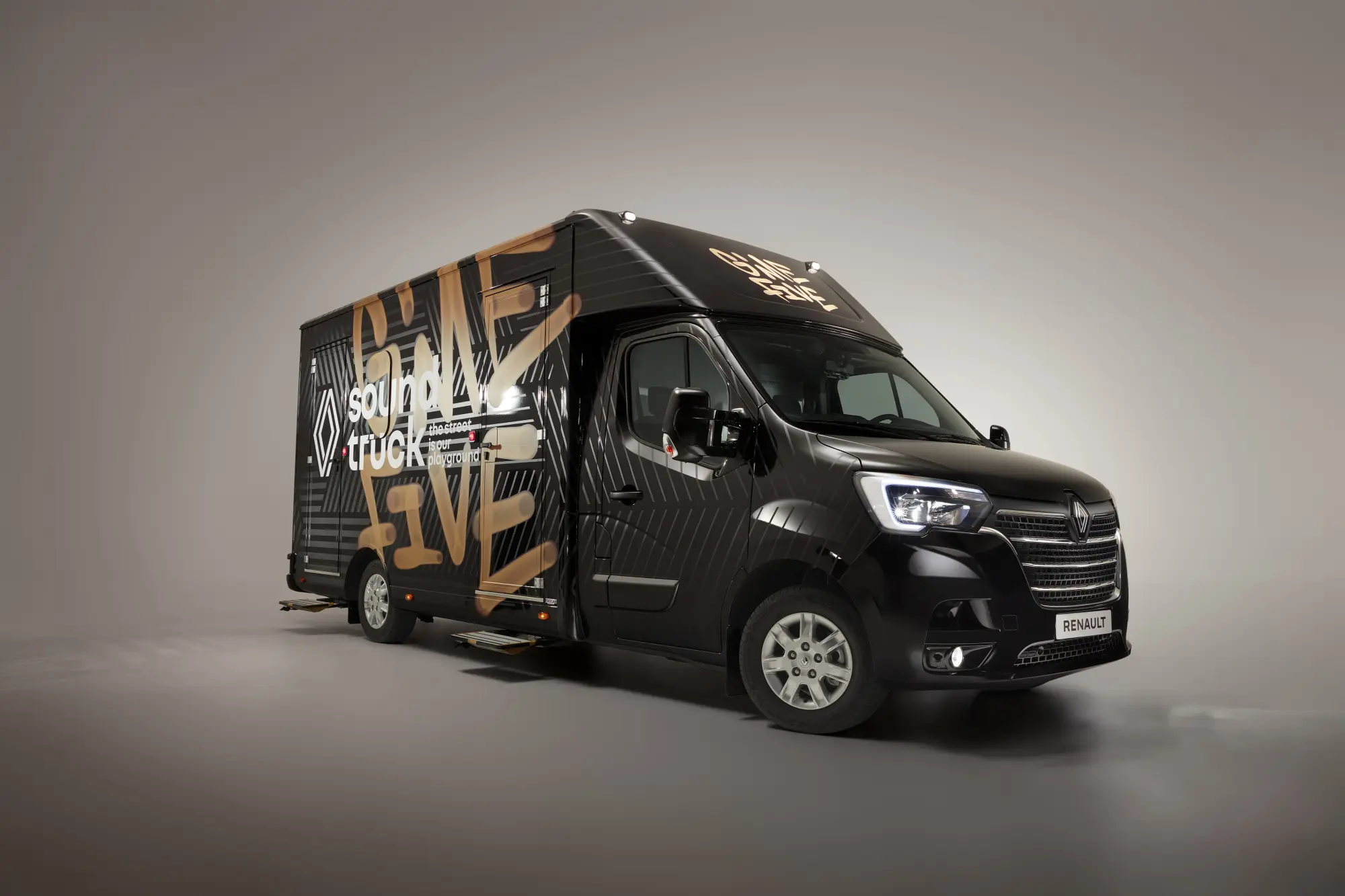Sõidukite ümberehitamise kunst: Renault' „heliauto“ valmistamine