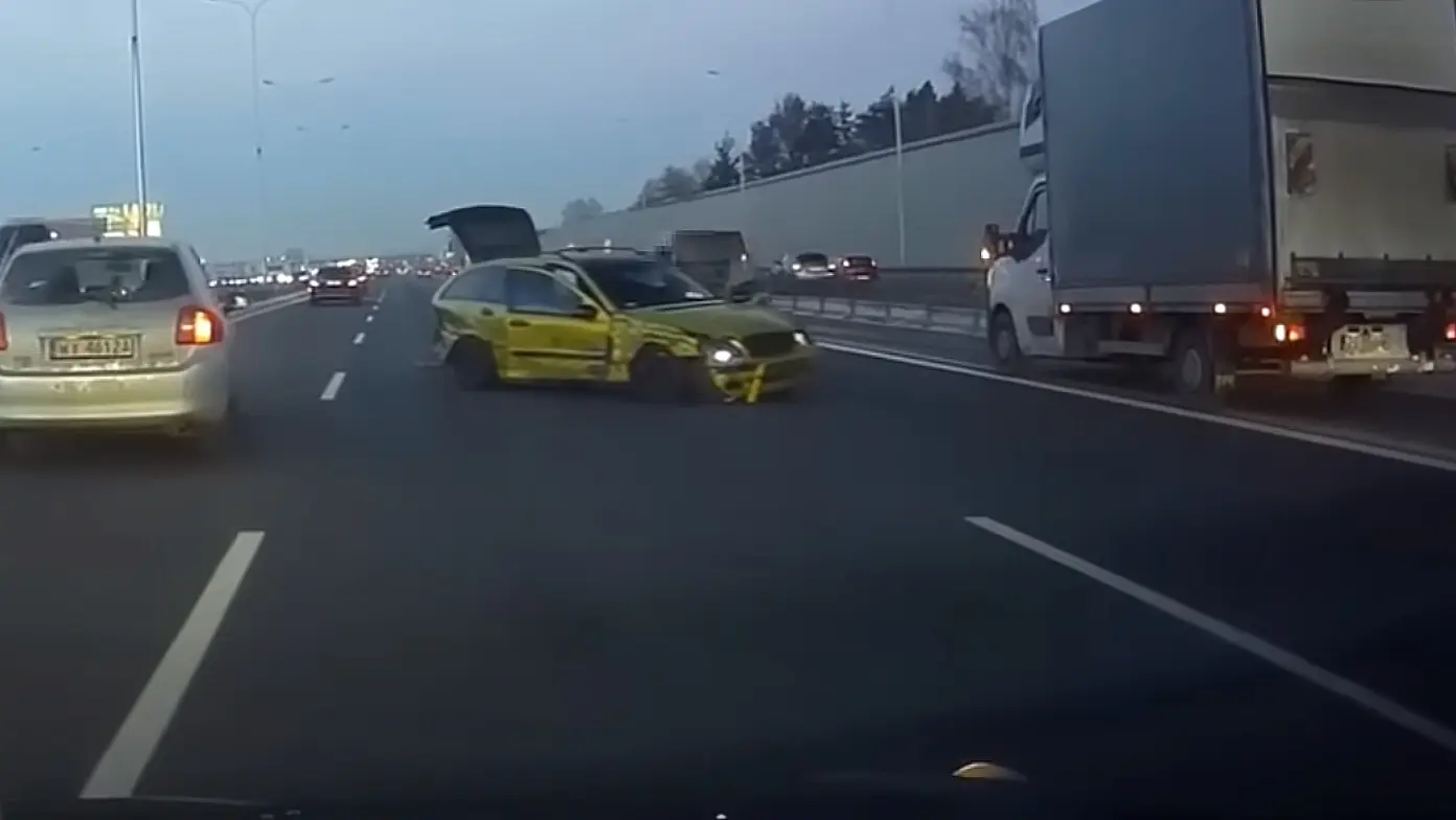 Kuldse Mercedese madallend, mitte nii väga kuldse lõpuga