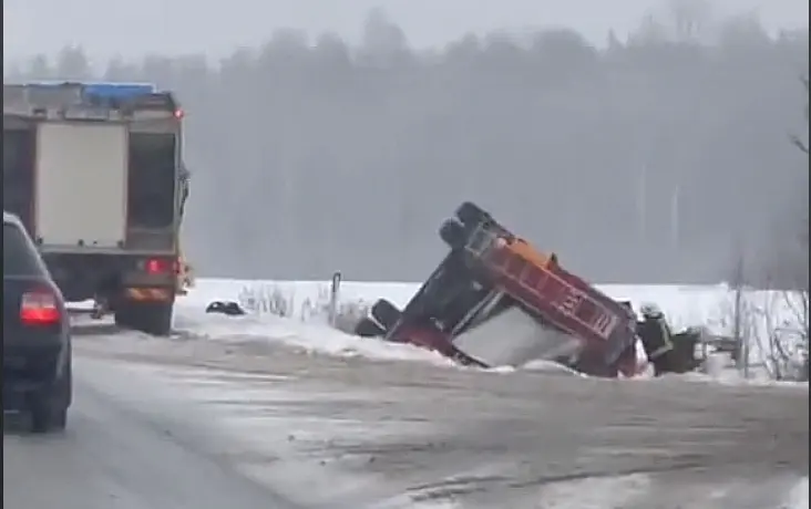 Päästjad kihutasid teelt välja, kaks inimest viidi haiglasse