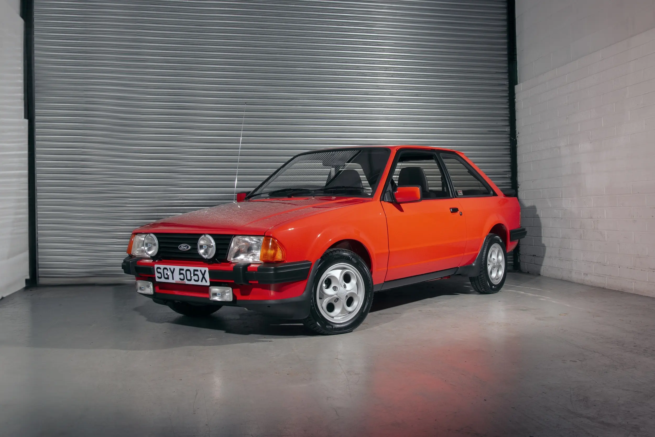 Inglismaal taastati 1981. aasta Ford Escort XR3