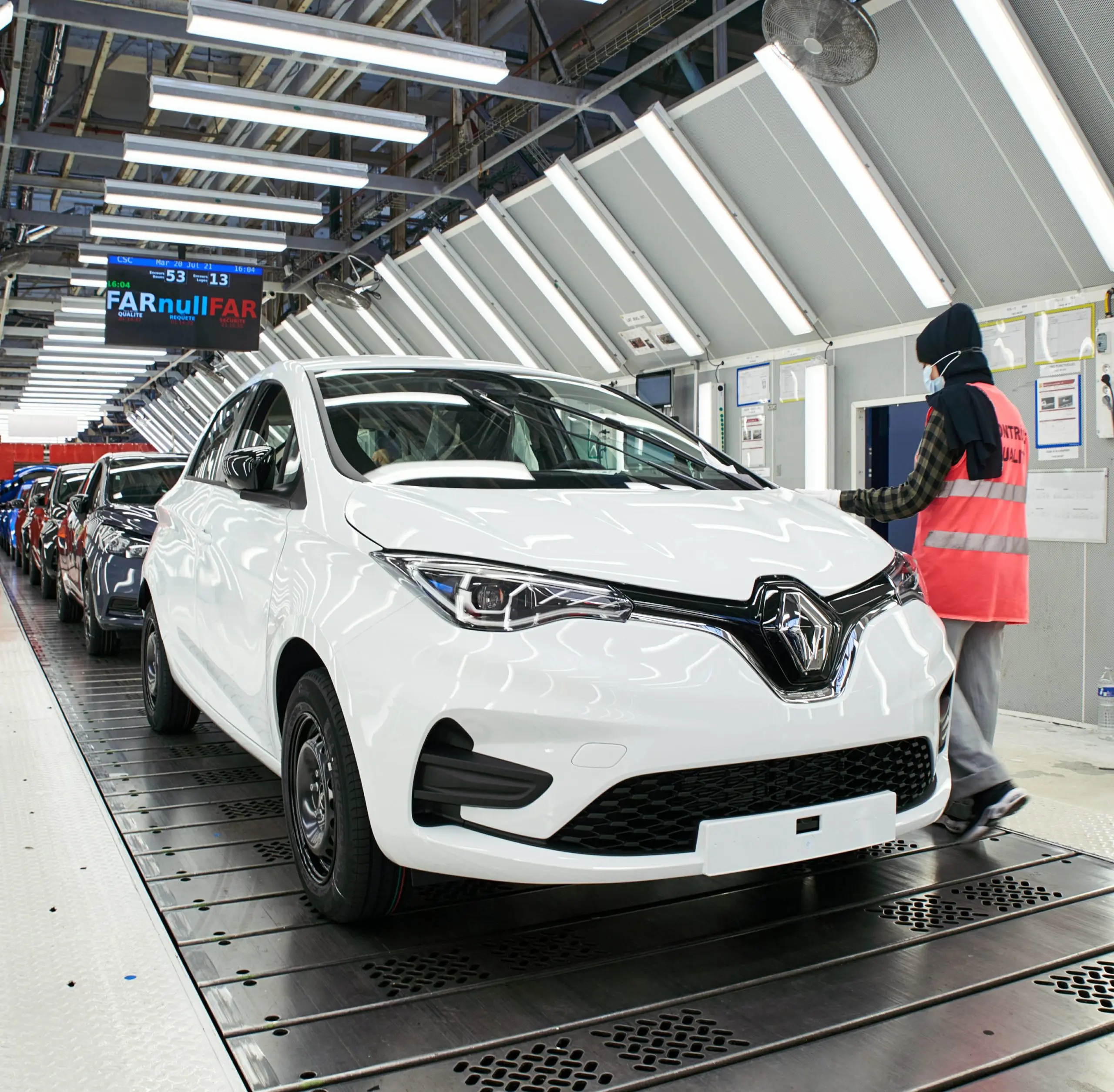 Renault müüb osa Nissani aktsiad tagasi
