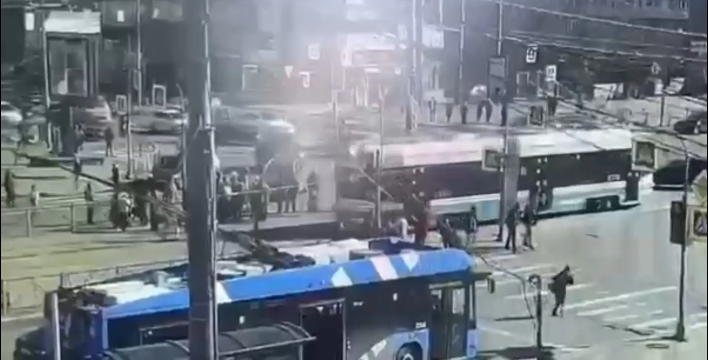 Venemaal ristati tramm tehisintellektiga ja see ajas alla kolm inimest