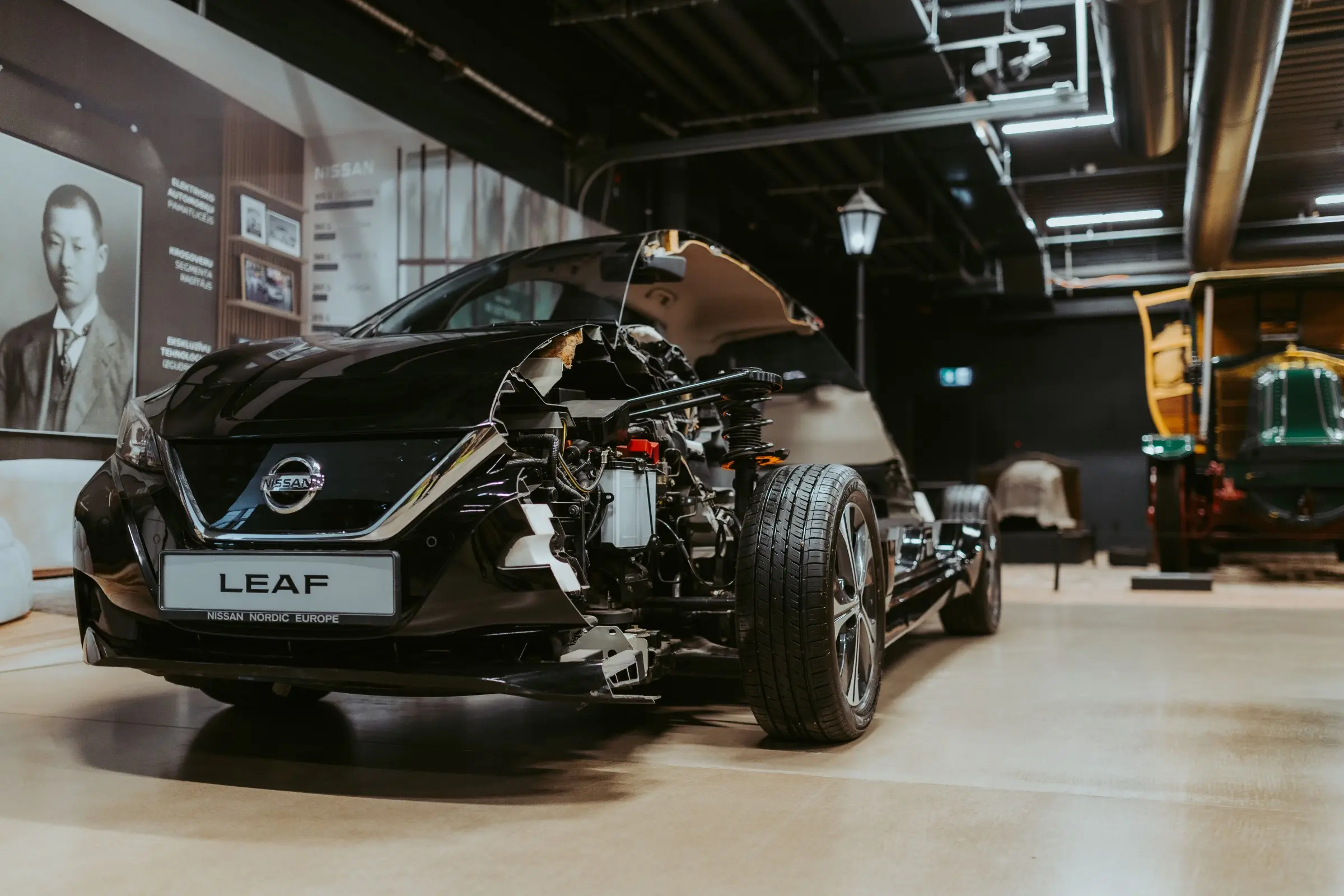 Eestis pooleks lõigatud Nissanit eksponeeritakse Riia automuuseumis