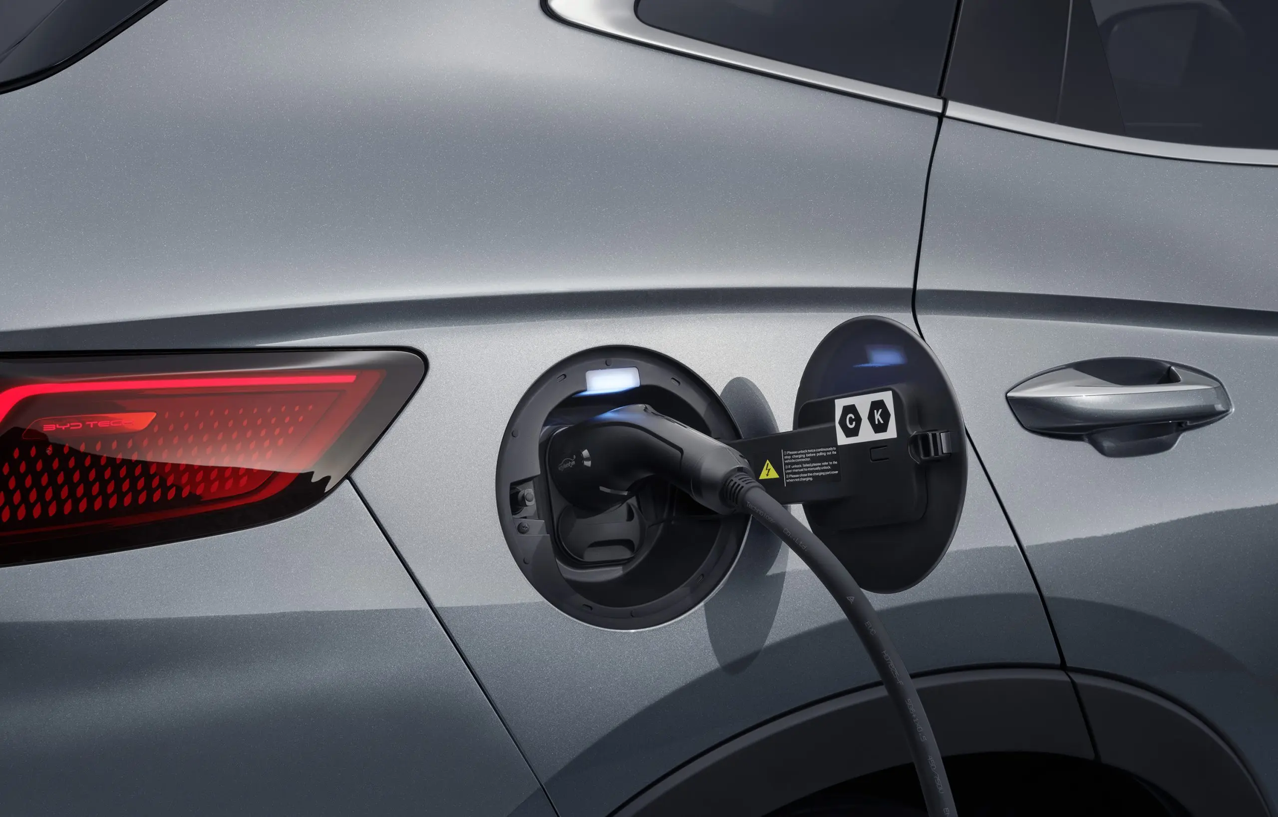 Tesla kaotab Hiina turul: BYD müüb viis korda paremini