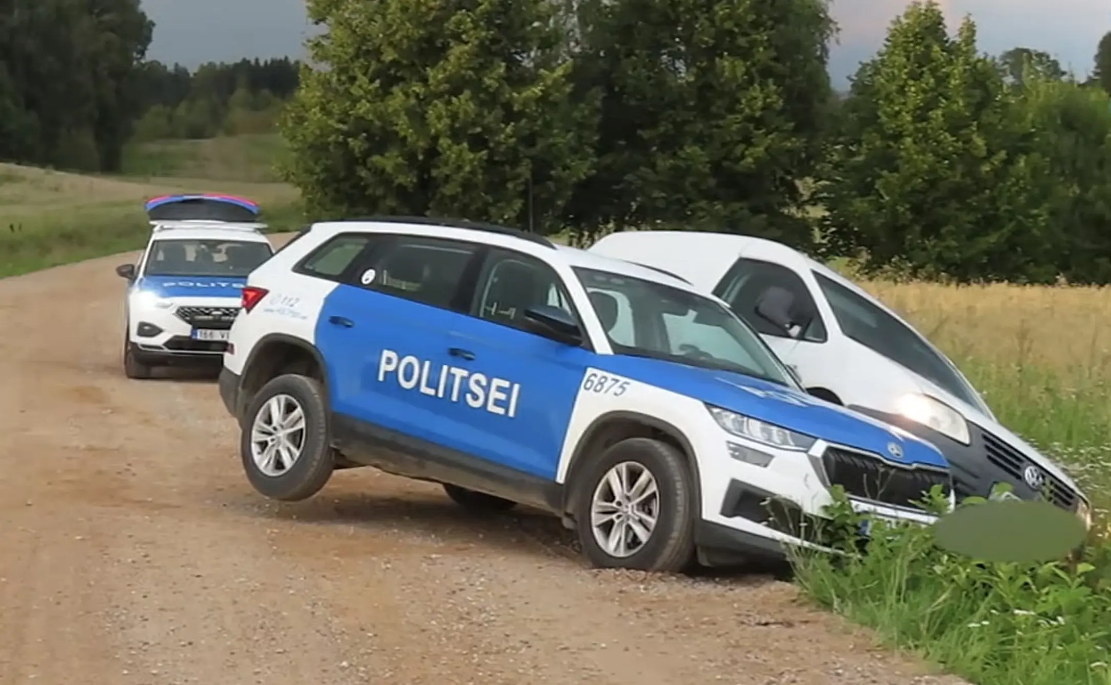 Politseinikel tuli pärast pikka tagaajamist raskes joobes juhi auto teelt välja rammida