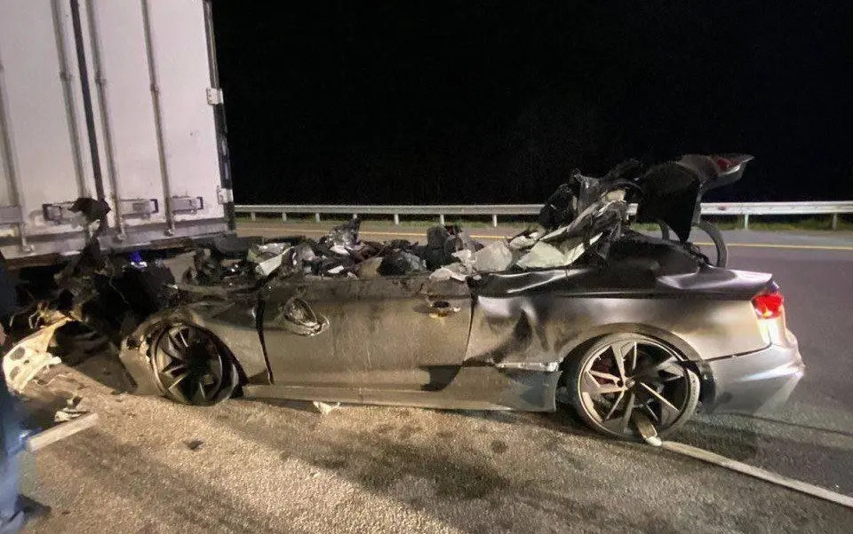Audi kihutas rekkale alla. Juht sai kohapeal surma